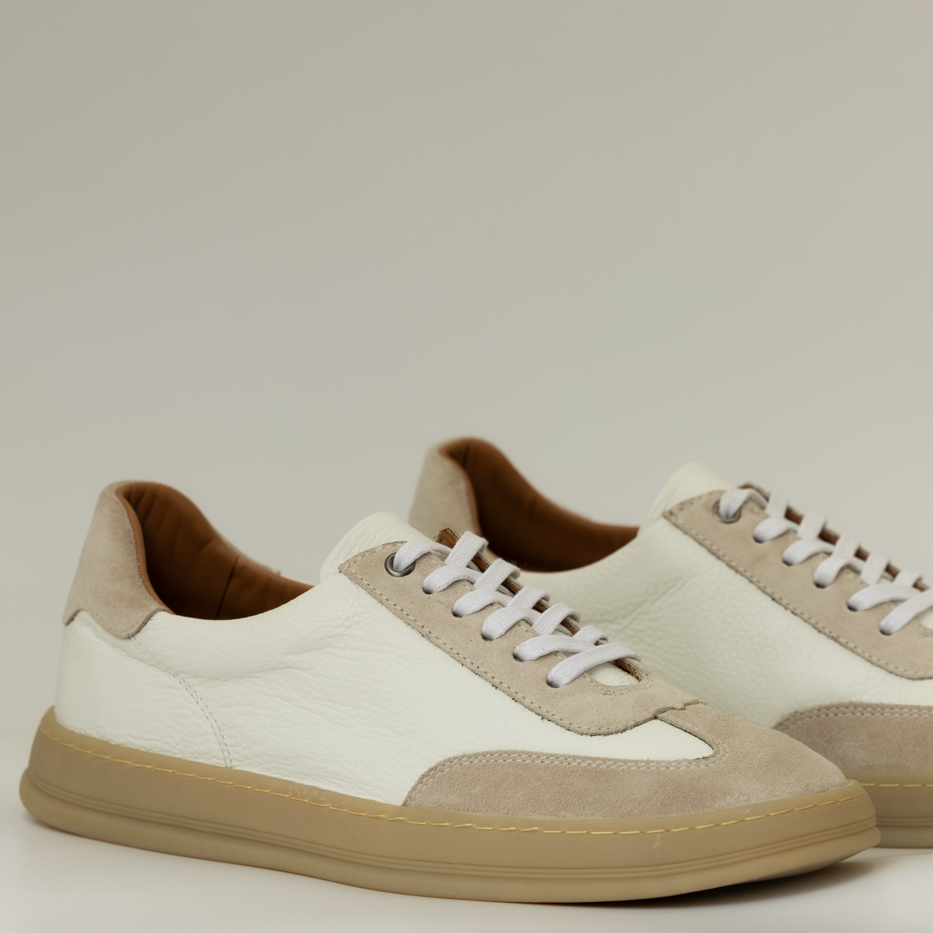 Basket Walk en daim 540 (White)