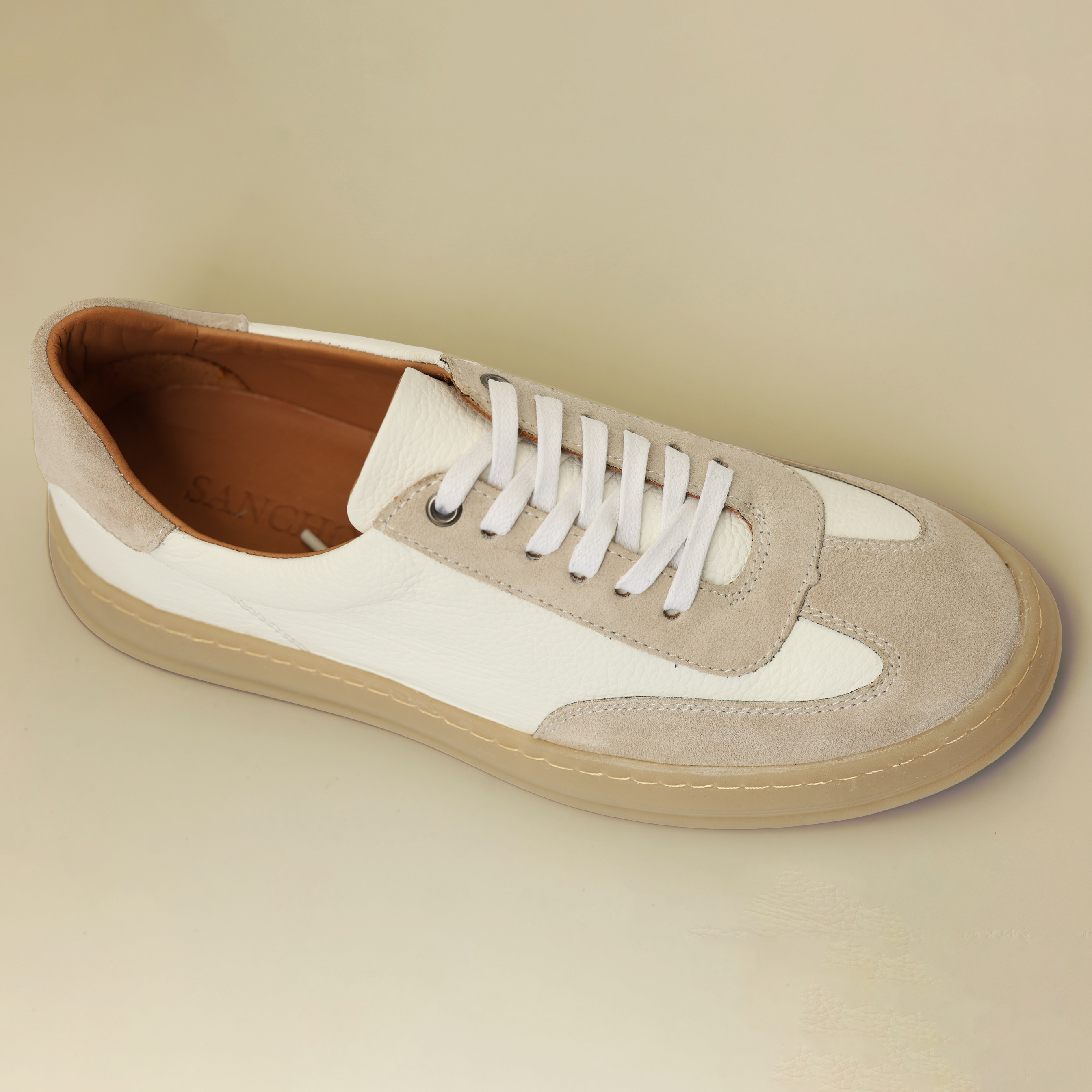 Basket Walk en daim 540 (White)