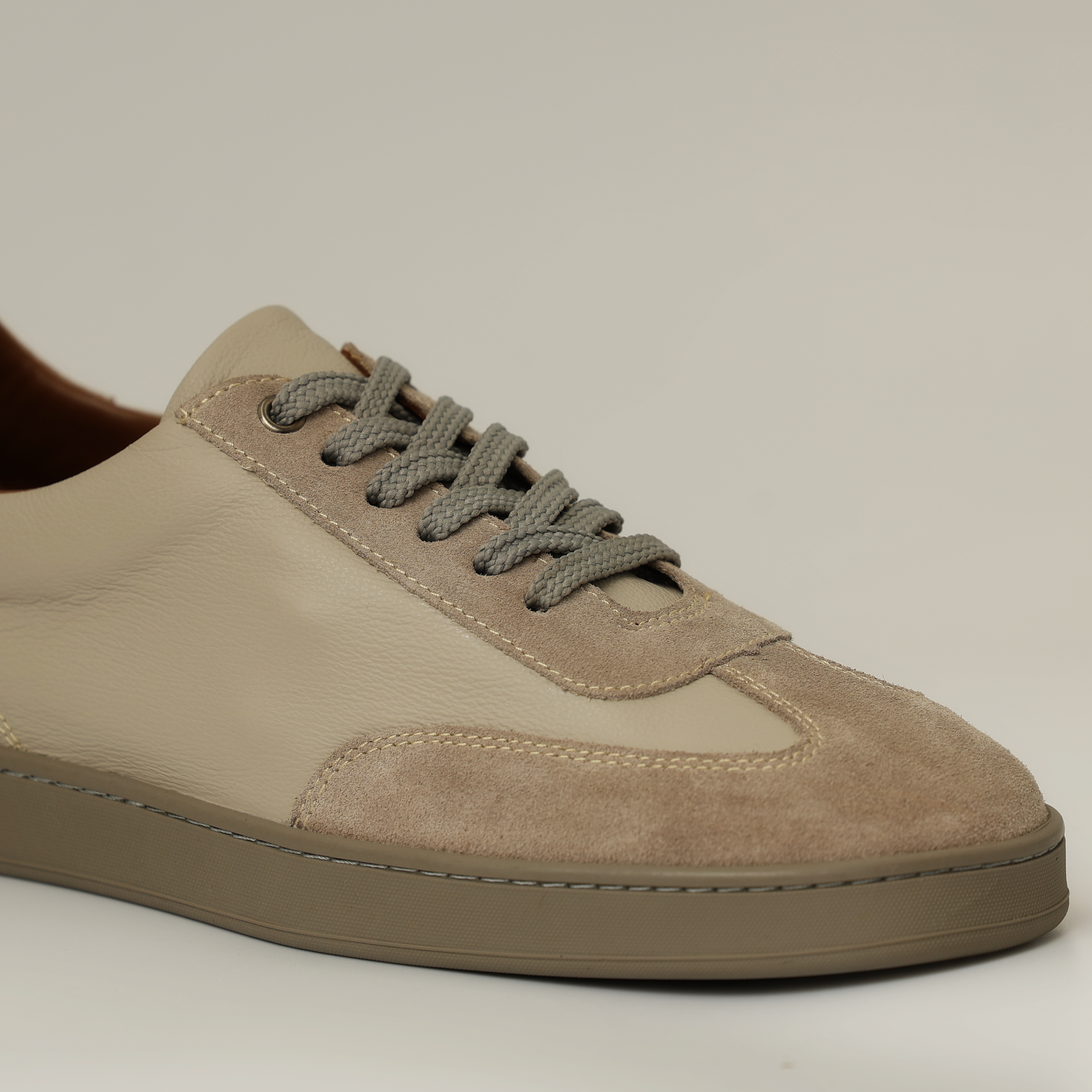 Basket Walk en daim 540 (White)