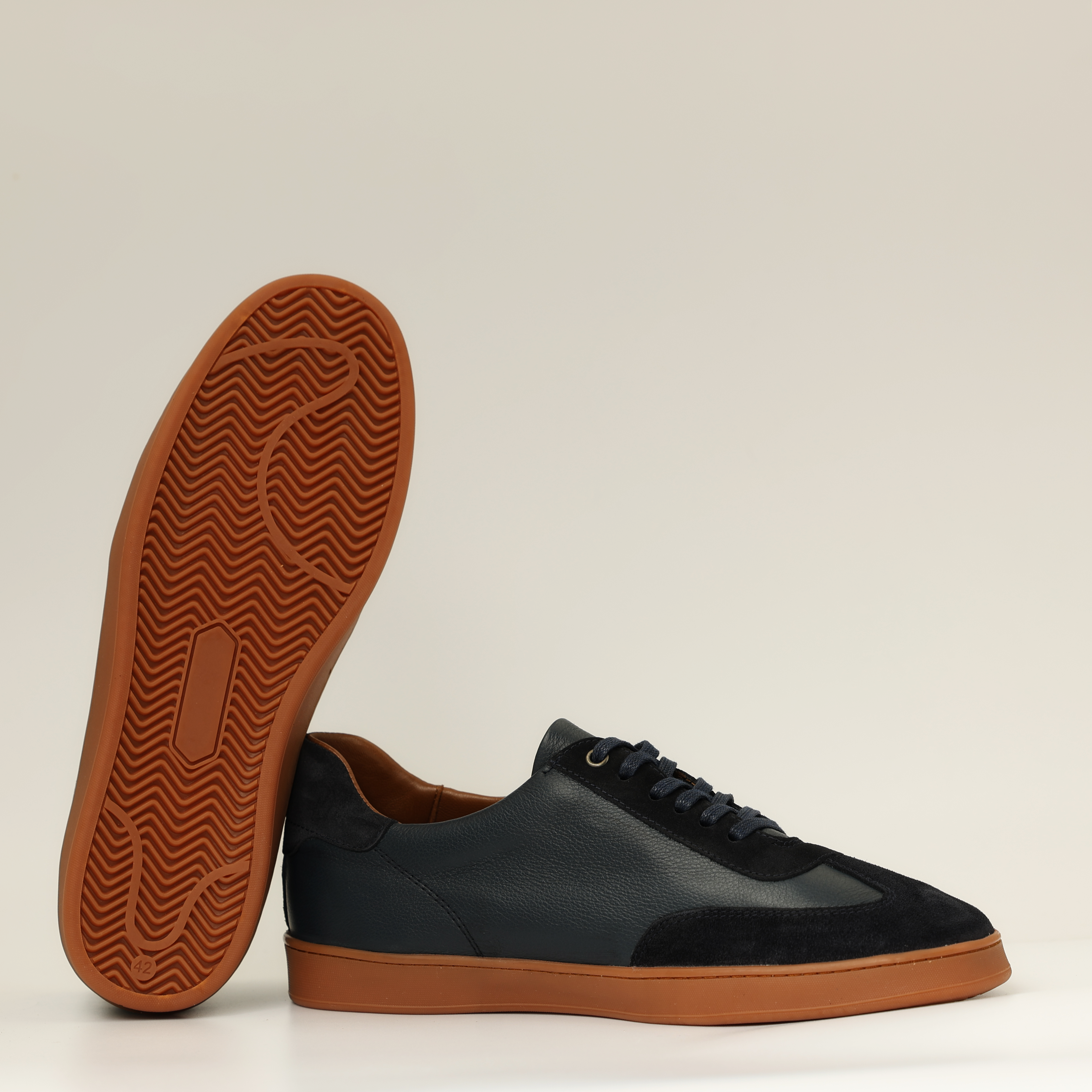 Basket Walk en daim 540(Black)